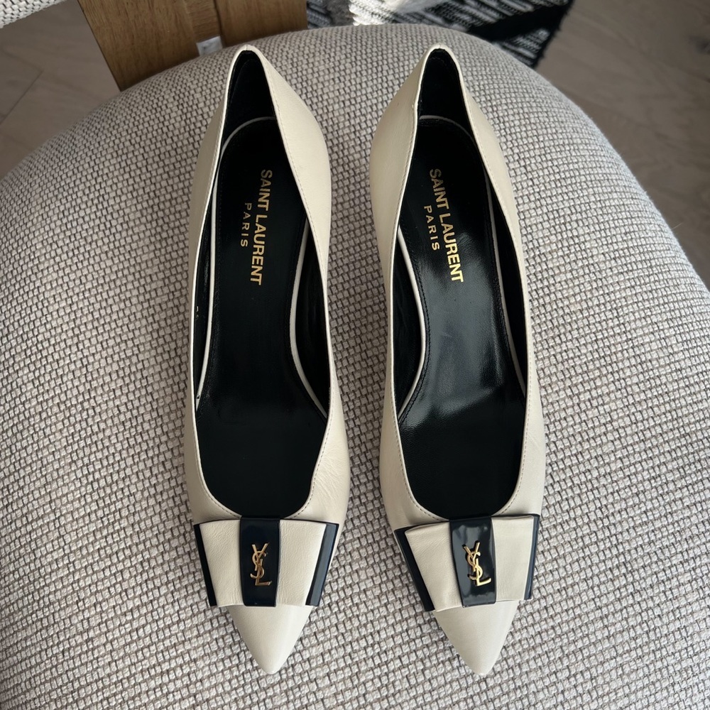 YSL Saint Laurent Anais Bow Pumps in Cream and Black NWOB